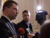 Latvijas iedzīvotājiem polārs viedoklis par valdības spēju nostrādāt līdz 2012. gada martam